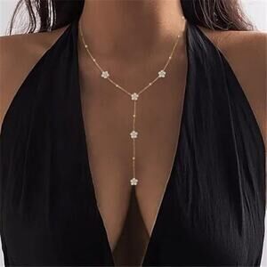 Lab Pearl Tone Necklaces for Women, Daisy Pearls Choker for Women's Faux Pearl